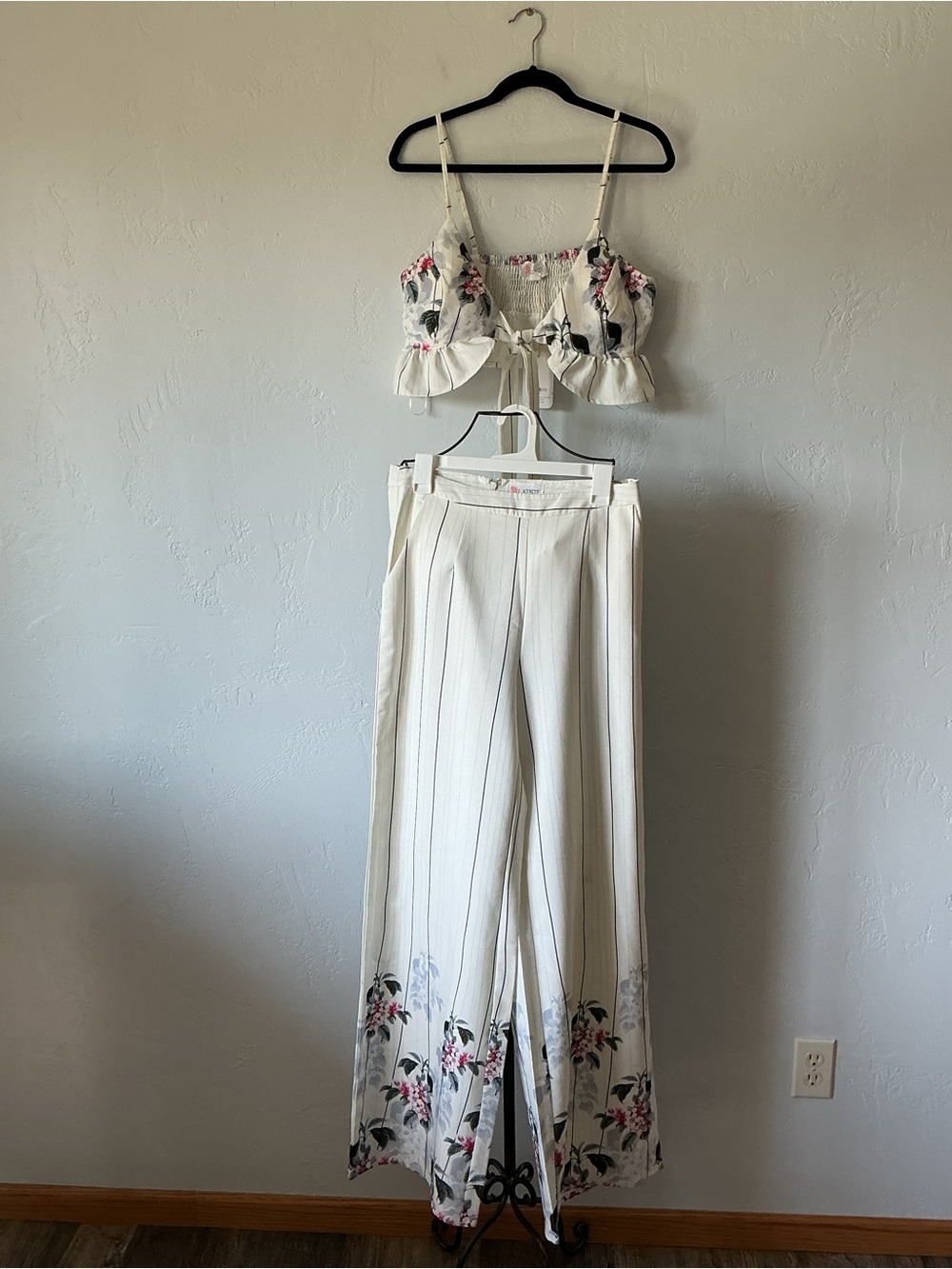 NWT L’ATISTE Set: Floral-Trim Pinstriped Striped Wide Leg Pants & Crop Top